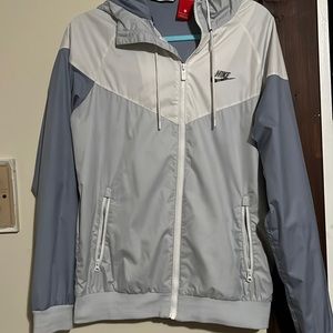 Nike Sportswear Windrunner size S